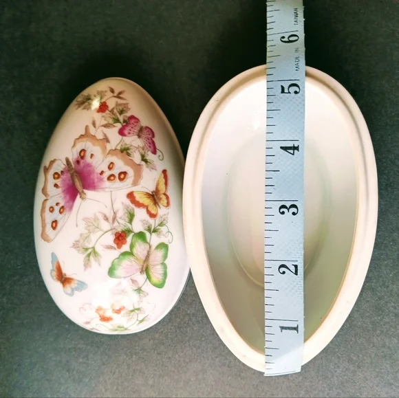 Avon Vintage 1974 Porcelain Butterfly Egg Shape Trinket Dish 22K Gold Trim - Picture 7 of 7